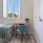شقة Live Like A Local In Contemporary Duplex *