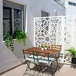 شقة Live Like A Local In Contemporary Duplex *