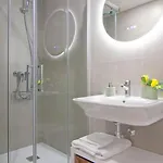 Live Like A Local In Contemporary Duplex إشبيلية