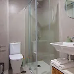 Live Like A Local In Contemporary Duplex شقة *