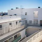 Live Like A Local In Contemporary Duplex * إشبيلية