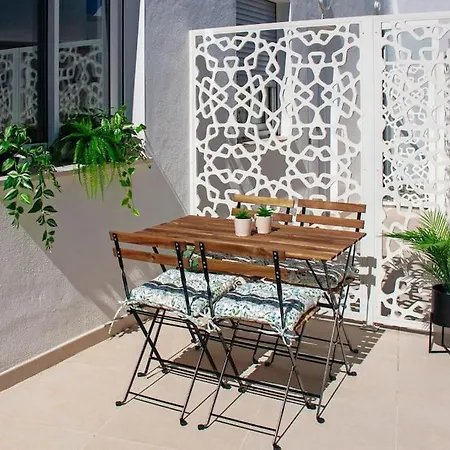 Live Like A Local In Contemporary Duplex Apartment *