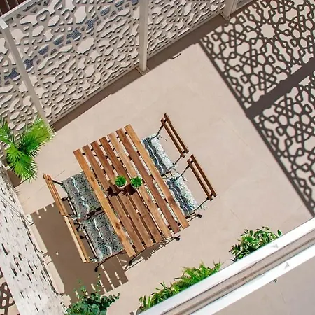 Live Like A Local In Contemporary Duplex Apartament *