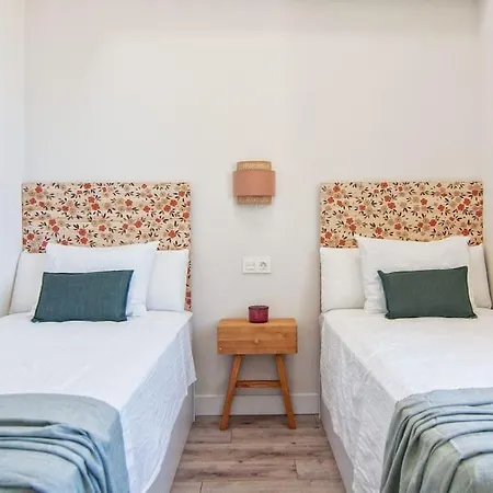 Live Like A Local In Contemporary Duplex Seville