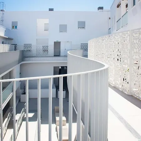 Live Like A Local In Contemporary Duplex Apartment *