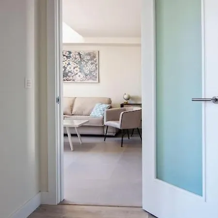 Live Like A Local In Contemporary Duplex Seville