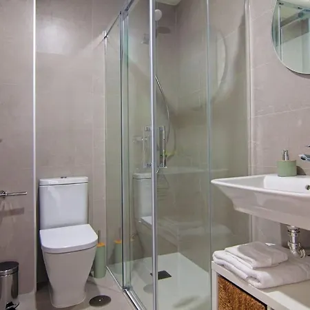 Live Like A Local In Contemporary Duplex Apartment *