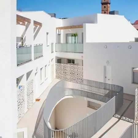 Live Like A Local In Contemporary Duplex *
