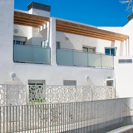 Live Like A Local In Contemporary Duplex Apartment *