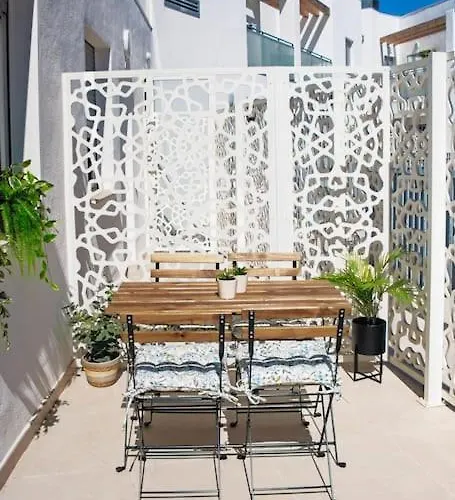 Live Like A Local In Contemporary Duplex Apartament Sewilla