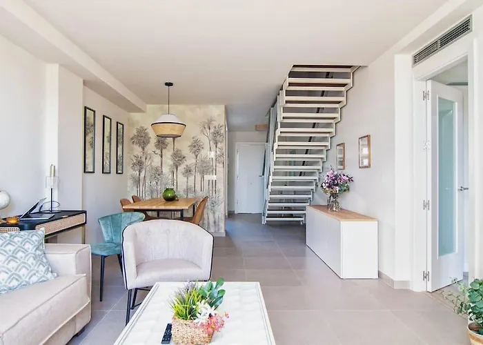 Live Like A Local In Contemporary Duplex Sewilla