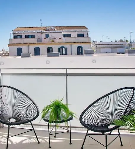 Live Like A Local In Contemporary Duplex *