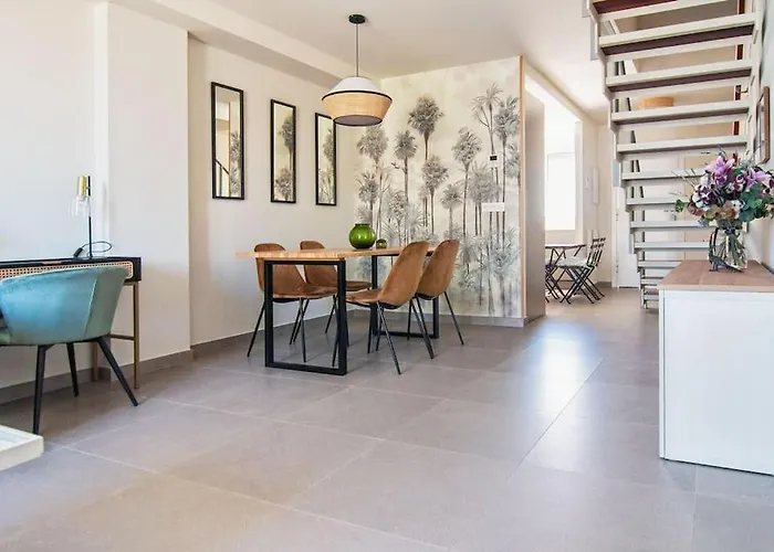 Live Like A Local In Contemporary Duplex Apartament