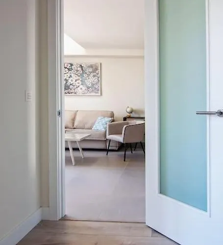 Live Like A Local In Contemporary Duplex Sewilla