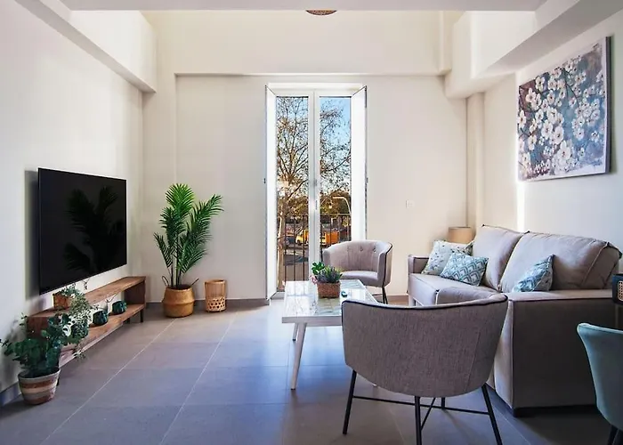 Live Like A Local In Contemporary Duplex *