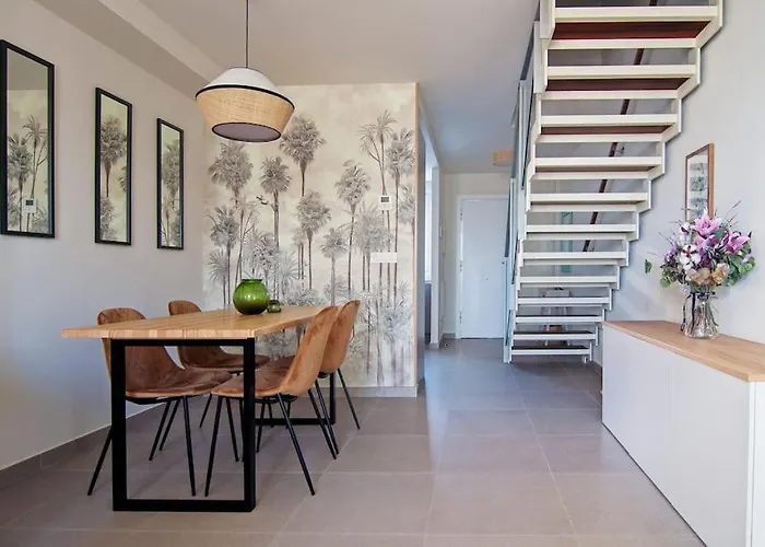 Live Like A Local In Contemporary Duplex *