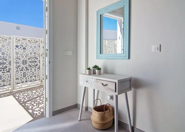 Apartament Live Like A Local In Contemporary Duplex Sewilla